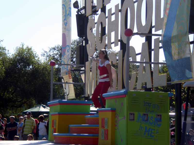 PC060100.JPG